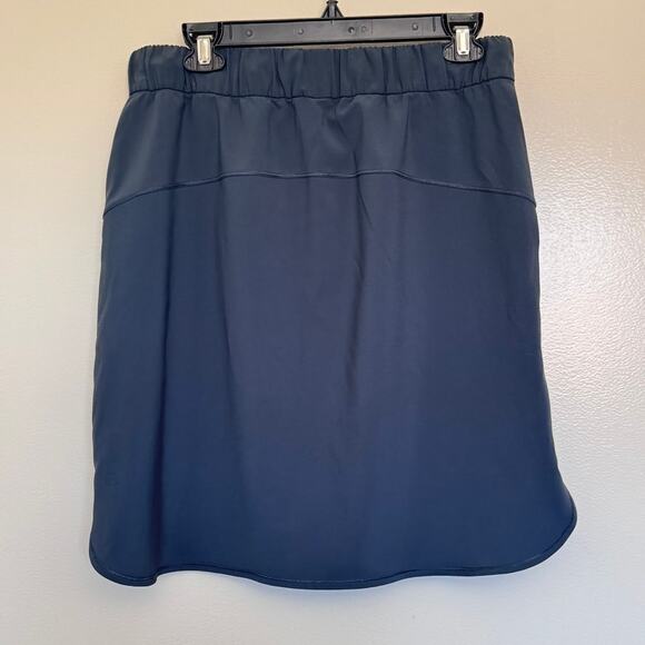 Lululemon On The Fly Skirt *21" in Gravity Size 10 - Picture 4 of 5